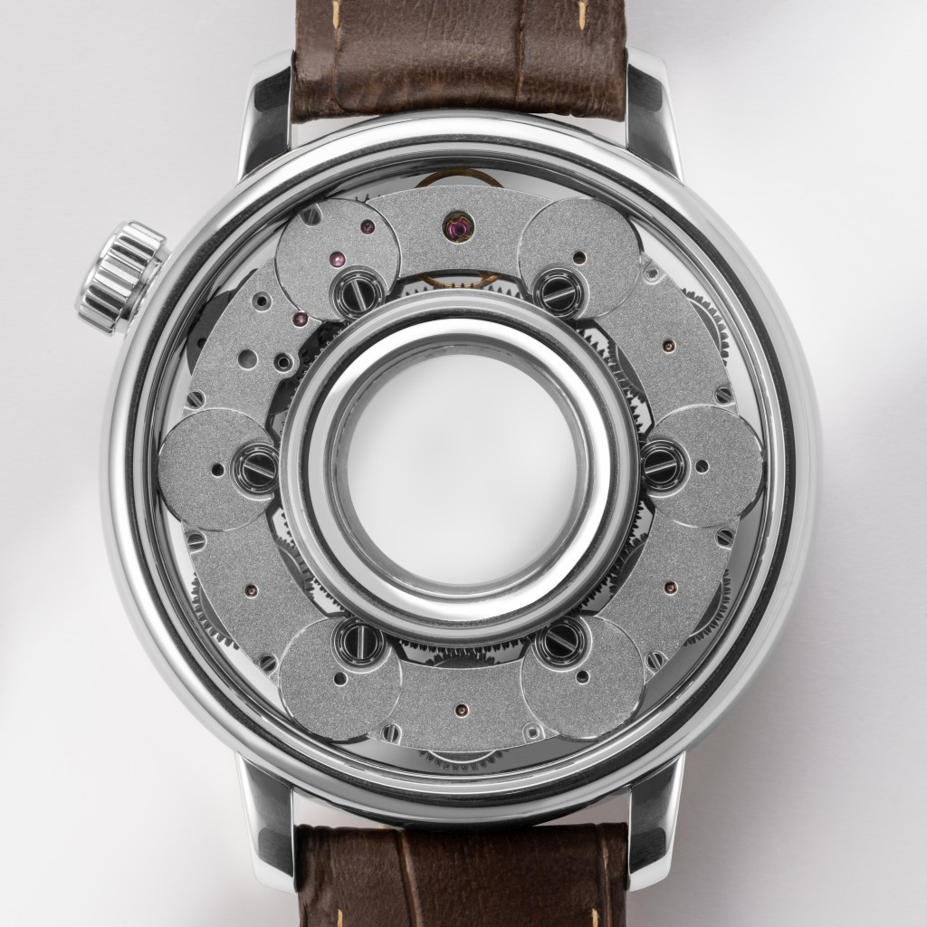 A shot of the movement of the Hooke and Huygens watch.